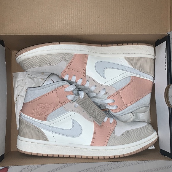 Nike Air Jordan 1 Mid Milan pink sneakers style - Picture 1 of 5